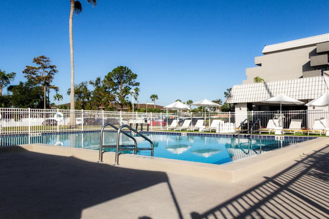 Palazzo Lakeside Hotel Kissimmee Exterior photo