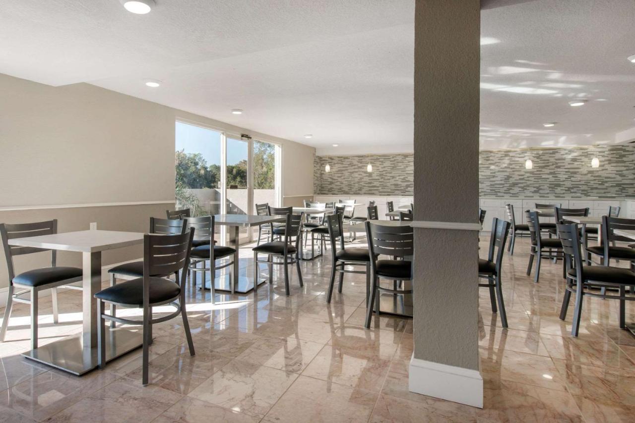 Palazzo Lakeside Hotel Kissimmee Exterior photo