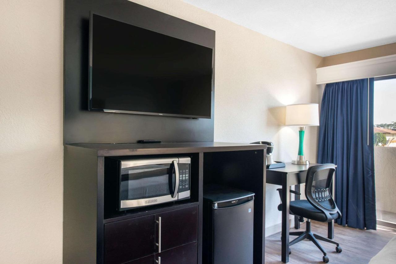 Palazzo Lakeside Hotel Kissimmee Exterior photo
